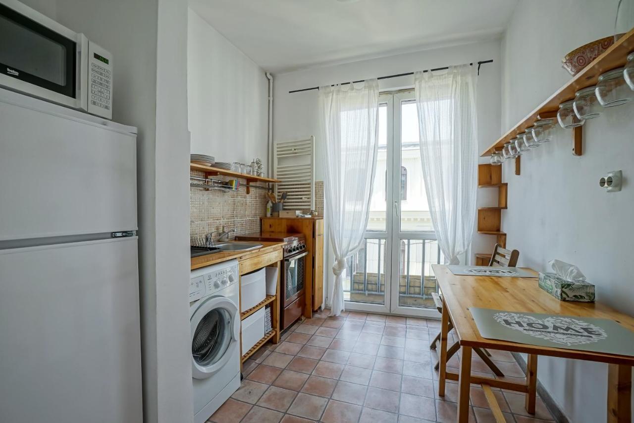 Apartament Universitate - Centrul Vechi Leilighet Bucureşti Eksteriør bilde